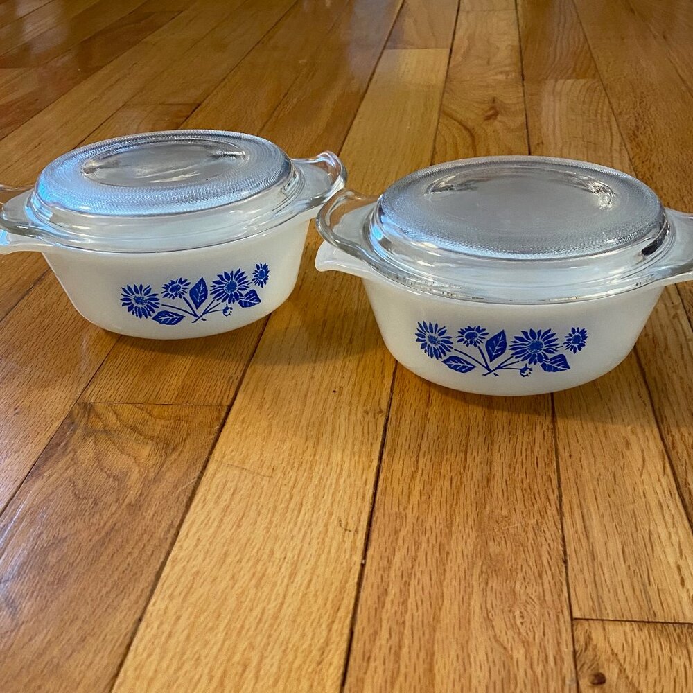 Vintage Milk GLASS Anchor Hocking Fire King Blue Cornflower 2 Bowls 120z w/lids - Picture 5 of 15